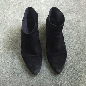 Vagabond Authentic Suede Booties